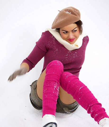 Pin Up Wow pics collection featuring Petra unveiling sexy form